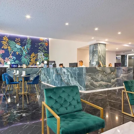 Venecia Plaza Centro Hotel