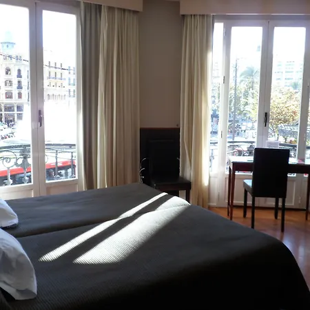 Ξενοδοχείο Venecia Plaza Centro 2*